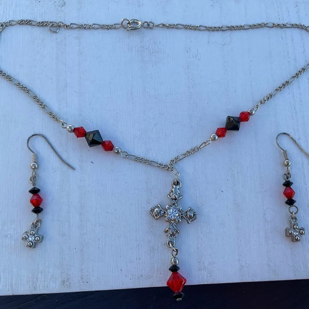 Necklace Earrings Set silvertone red black beads Cross link chain dangle earring